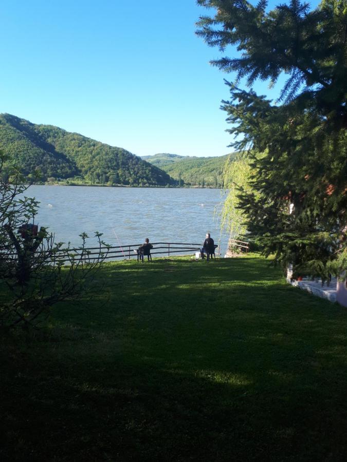 Dedin Raj Golubac Exterior foto