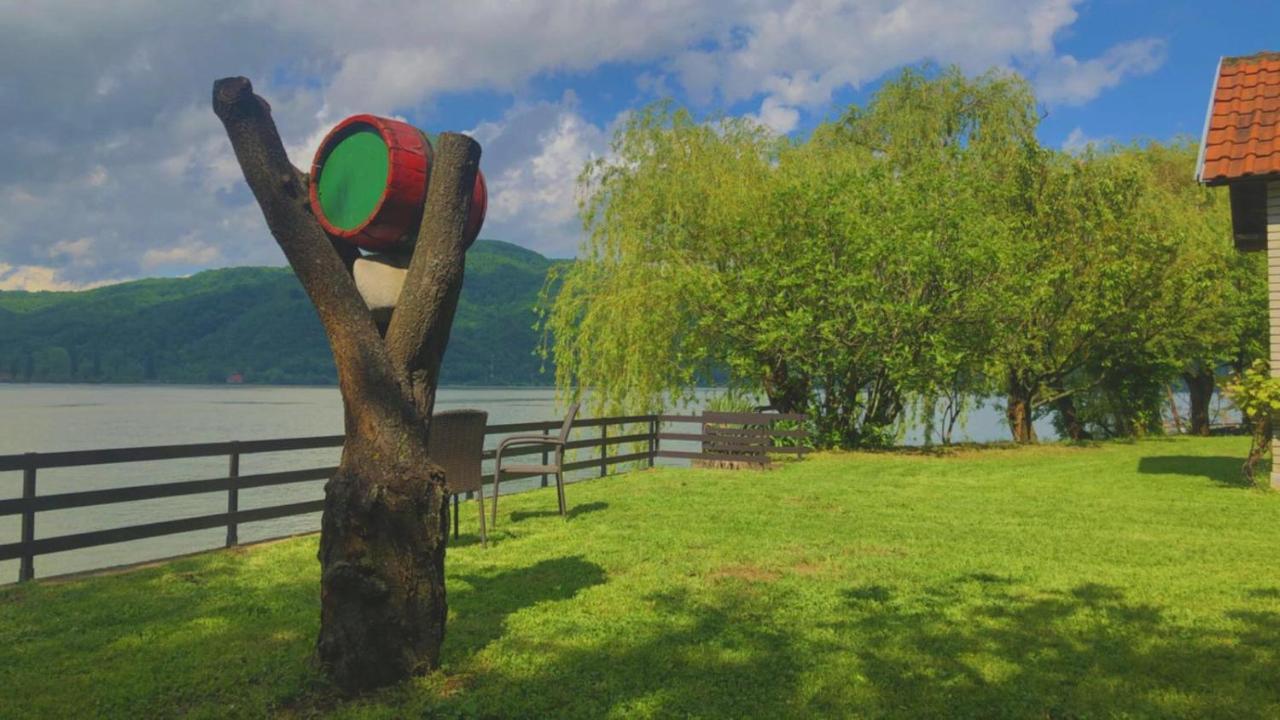 Dedin Raj Golubac Exterior foto